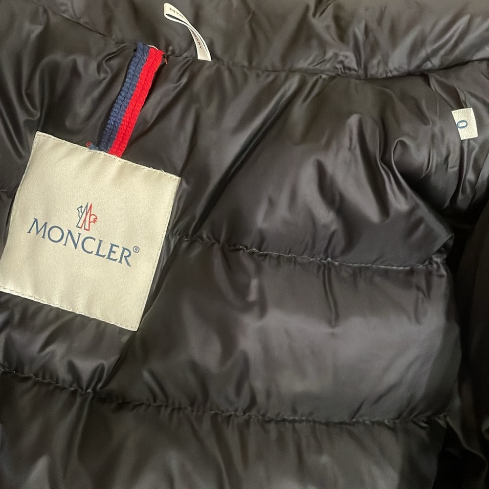 Moncler Drawstring-Back Puffer Jacket “Chambly” L… - image 8